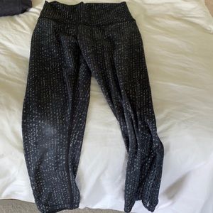Black gray pattern cropped leggings - Lululemon